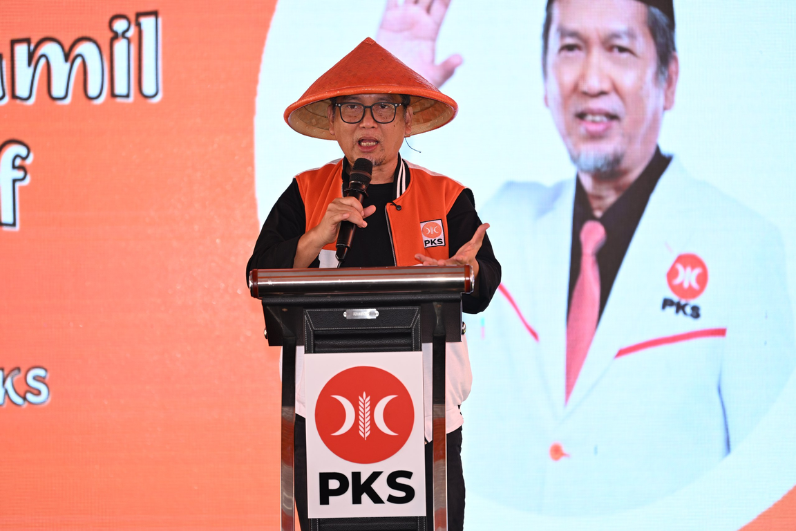 Resmikan Gerakan Pasar Tani Nasional PKS, Almuzzammil Yusuf: Bangun Ekonomi Gotong Royong untuk Masyarakat